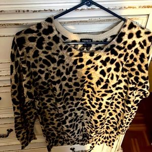Sweater. Leopard. Size 1